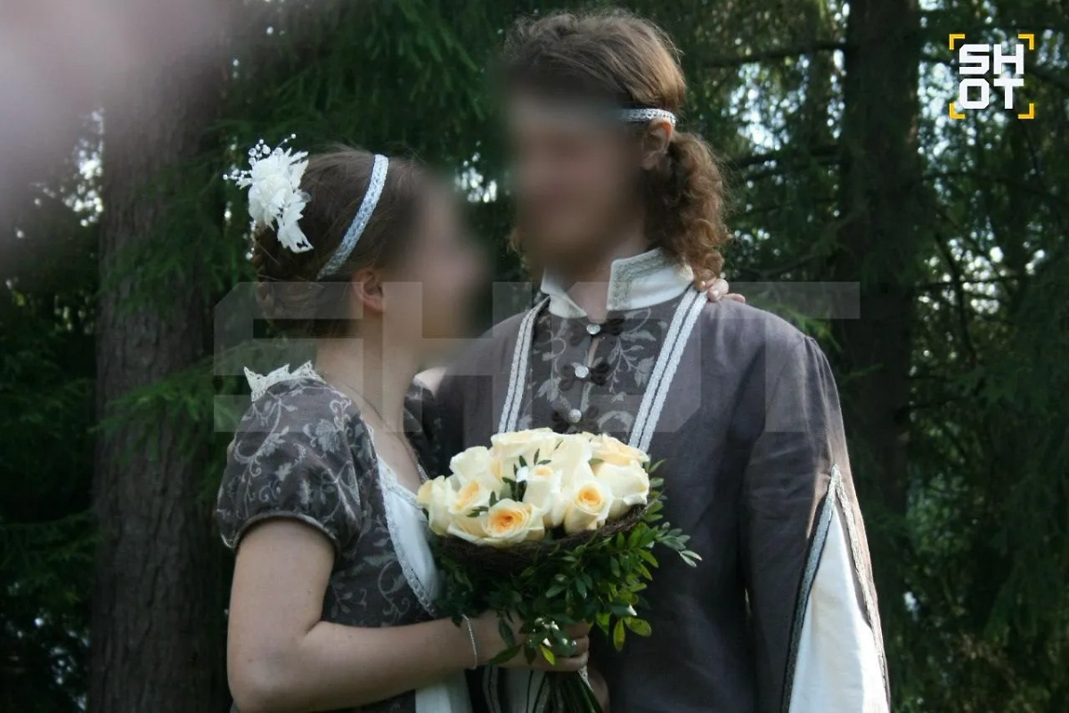 Родители погибшего мальчика. Фото © Telegram / SHOT