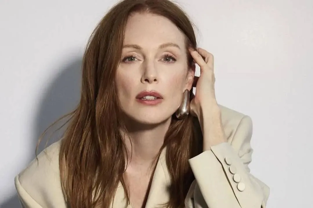 Джулианна Мур. Обложка © Instagram (признан экстремистской организацией и запрещён на территории Российской Федерации) / juliannemoore