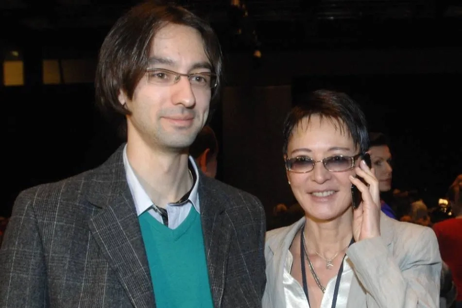 Ирина Хакамада и её сын Данила Котляров. Фото © ТАСС / Алексей Филиппов