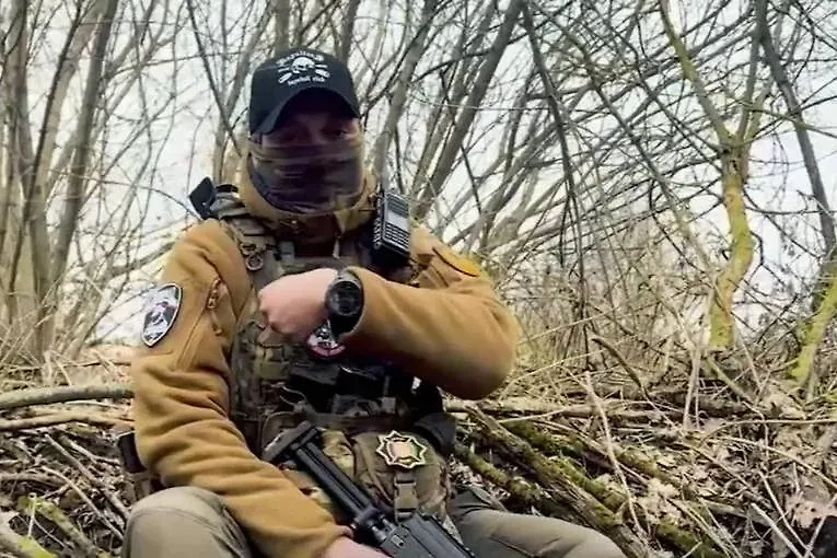 Медик-штурмовик с позывным Сирота. Обложка © RT