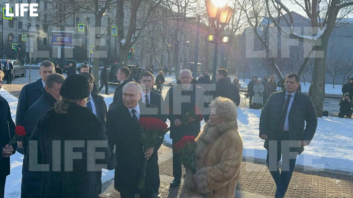 Памятные мероприятия в день смерти Анатолия Собчака. Фото © Life.ru