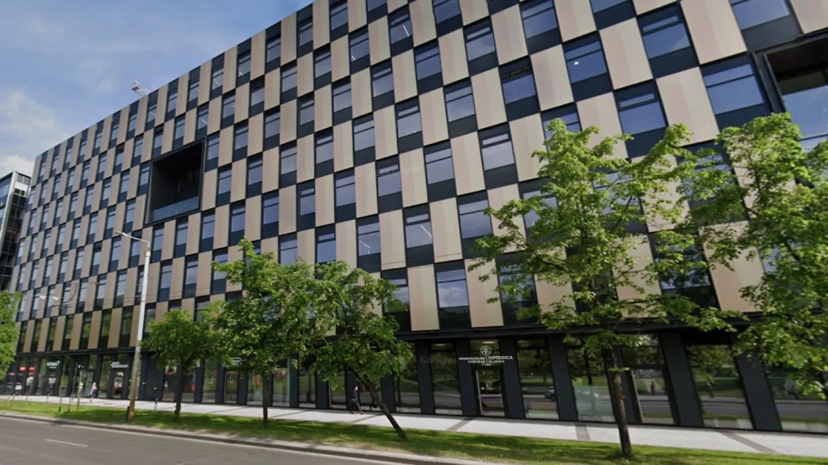 Журналистское бюро «Радио Свобода»* и «Голоса Америки»** в Вильнюсе на улице Шейминишкю, 19. Фото © maps