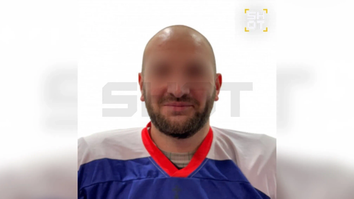 Напавший на пассажира хоккеист. Фото © SHOT