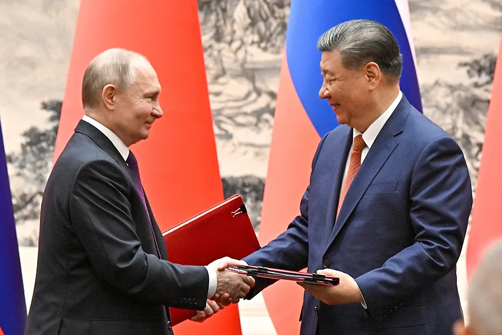 Президент России Владимир Путин и председатель КНР Си Цзиньпин. Фото © ТАСС / Сергей Бобылев