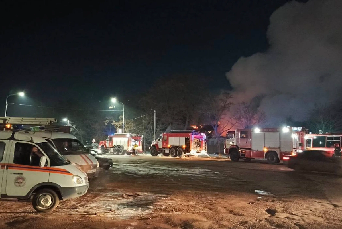 Обломки БПЛА упали на детский сад под Курском. Обложка © Telegram / Оперштаб Курской области