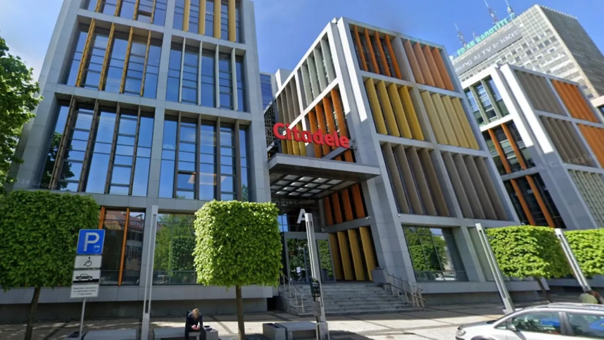 Журналистское бюро «Радио Свобода»* и «Голоса Америки»** в Риге на площади Республики, 2. Фото © maps