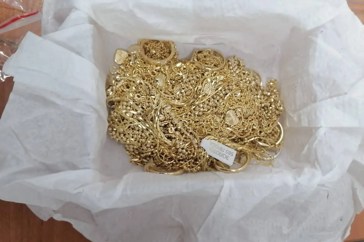 Часть украшений, которые россиянка пыталась незаконно провезти из Турции в Россию. Фото © Предоставлено Life.ru