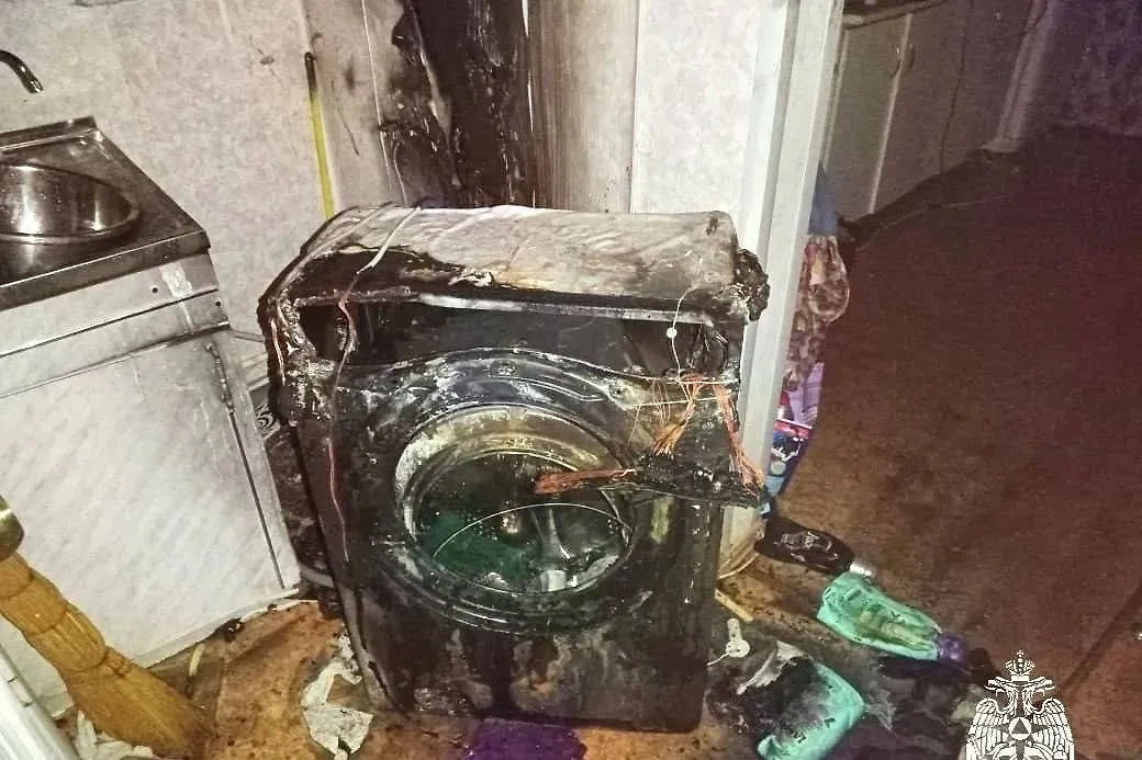 Пожар в квартире пенсионерки. Обложка © VK / МЧС России