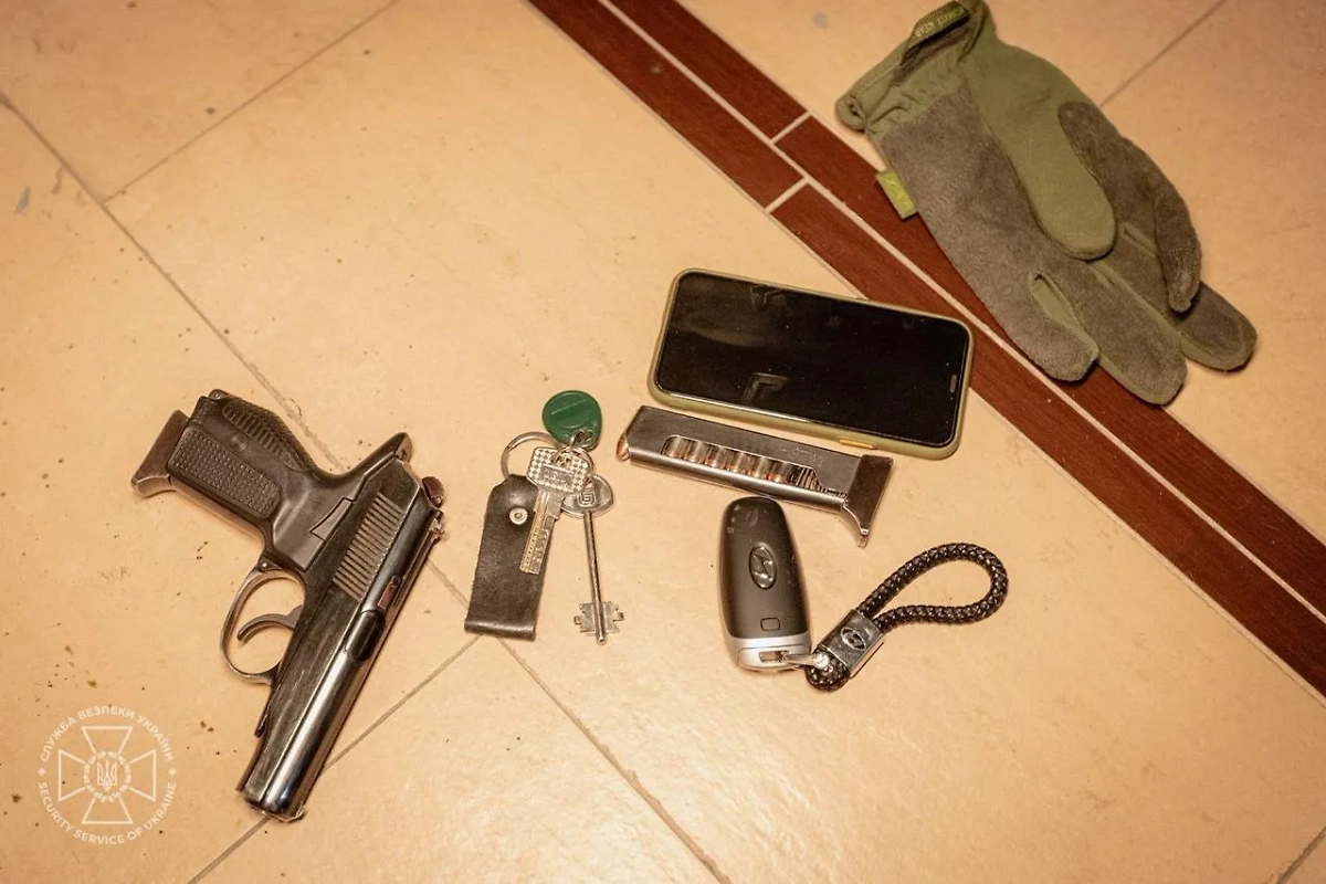 В квартире «шпиона» прошли обыски. Фото © Пресс-служба СБУ