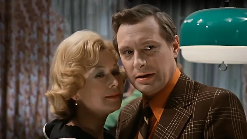 Фото © «Служебный роман», режиссёр Эльдар Рязанов, сценаристы Эмиль Брагинский, Эльдар Рязанов / Kinopoisk 