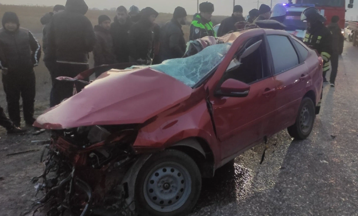 Место ДТП в Дагестане. Обложка © Пресс-служба ГУ МЧС РФ по Дагестану