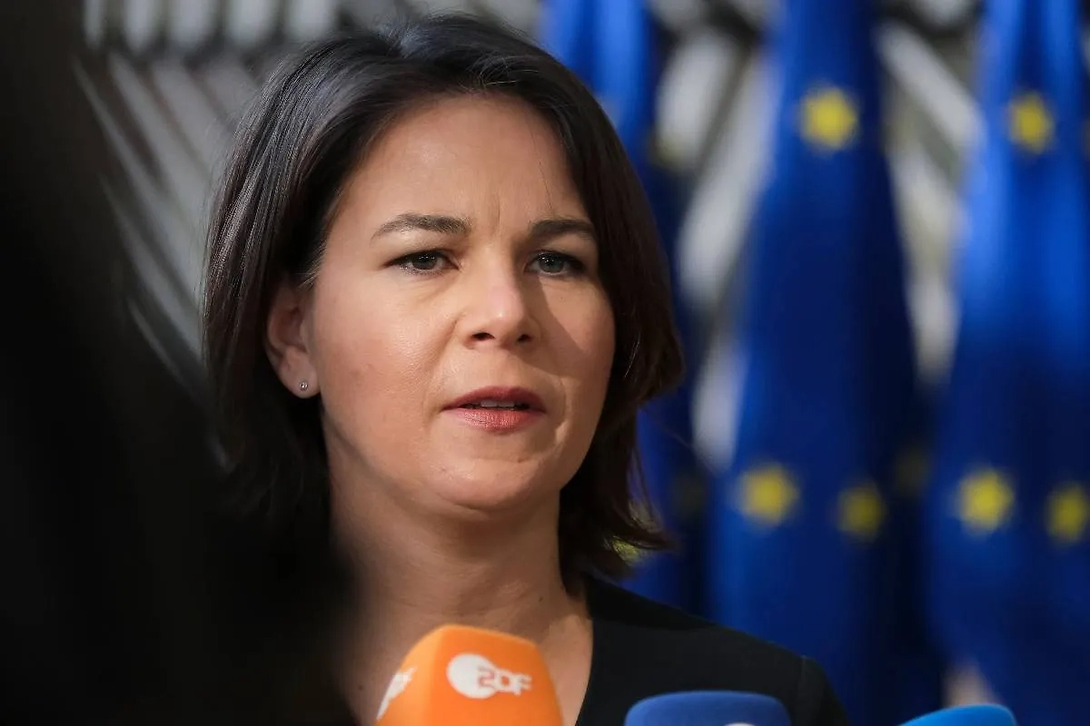 Анналена Бербок. Обложка © Shutterstock / FOTODOM / Alexandros Michailidis