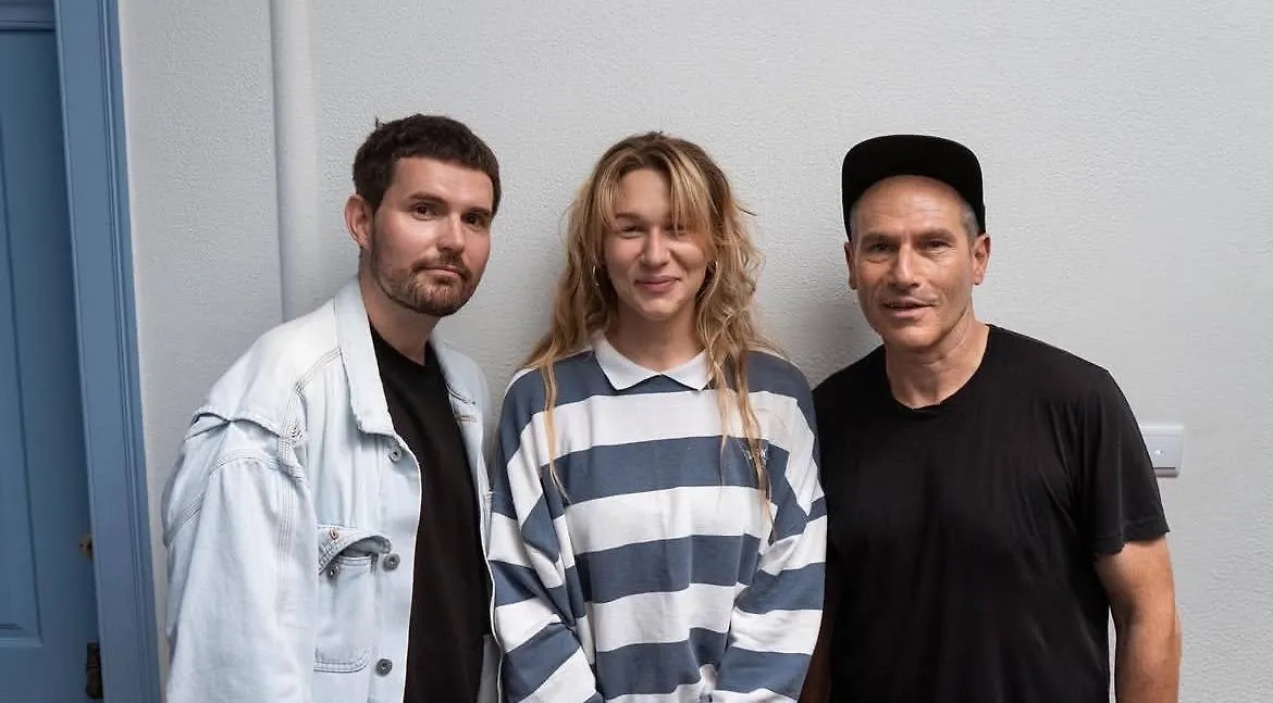 Соня Шац с отцом и Noize MC*. Обложка © Instagram (соцсеть запрещена в РФ; принадлежит корпорации Meta, которая признана в РФ экстремистской) / sonyashats