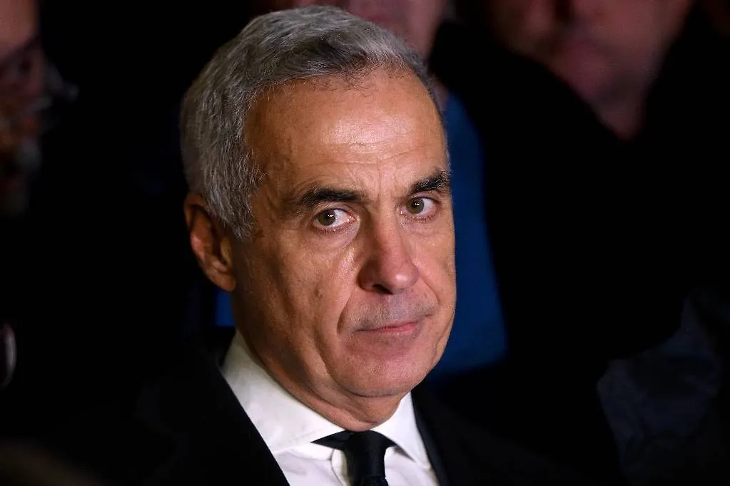 Кандидат в президенты Румынии Кэлин Джорджеску, AP