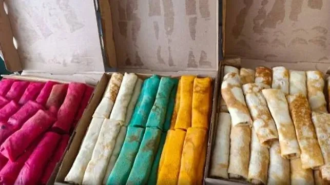 Разноцветные блины на Масленицу. Фото © Алина Садовская / «Подмосковье сегодня»