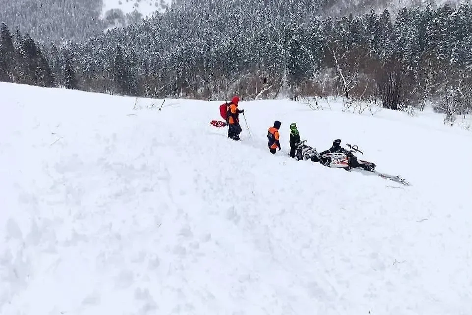 Место схода Лавины. Обложка © Пресс-служба МЧС России