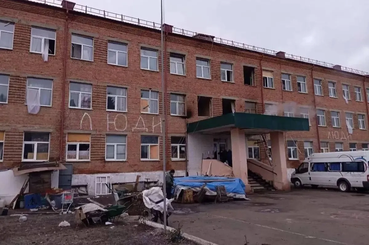 ВСУ пустили ракету по школе-интернату в Судже. Фото © Telegram / boris_rozhin