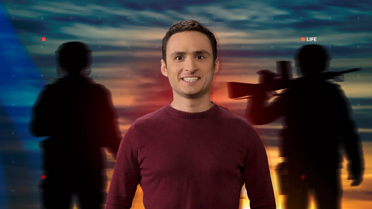 Комик Игорь Ласточкин заявил о своём намерении служить в ВСУ. Коллаж © Life.ru. Обложка © Wikipedia, © Shutterstock / FOTODOM / e-crow