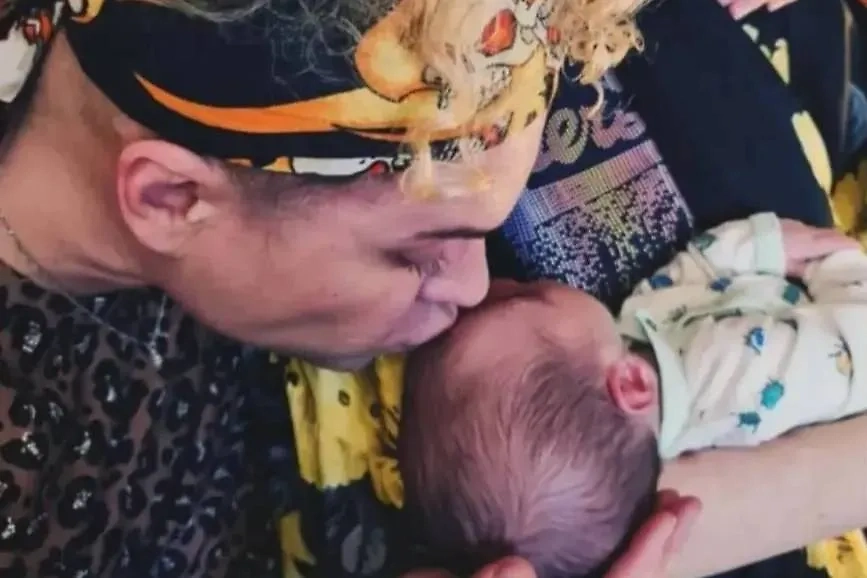 Гоген Солнцев с сыном. Обложка © Instagram (соцсеть запрещена в РФ; принадлежит корпорации Meta, которая признана в РФ экстремистской) / solntcev