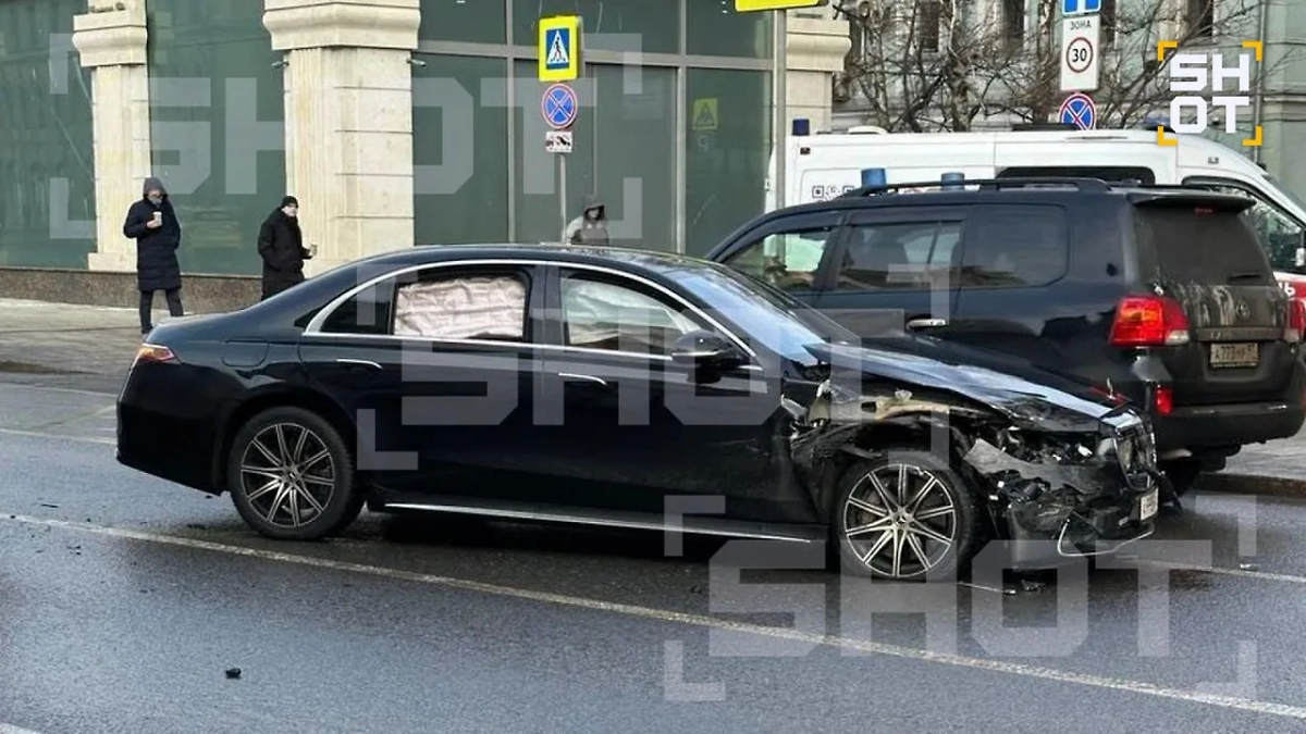 Авто после столкновения. Фото © Telegram / SHOT