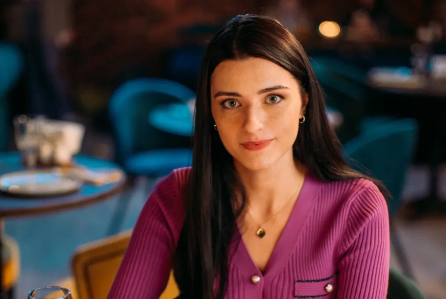 Актриса Анастасия Сиваева. Фото ©  «Папины дочки. Новые» реж. Александр Жигалкин, Дмитрий Грибанов, Аскар Бисембин, сценаристы Александр Гаврильчик, Андрей Канойко, Виталий Шляппо / Kinopoisk