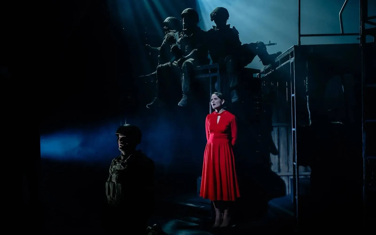 Премьера спектакля «Позывной Тишина». Обложка © tabakov.ru