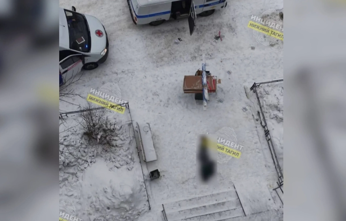 В Нижнем Тагиле под окнами дома нашли мёртвого подростка. Обложка © VK / Инцидент Нижний Тагил