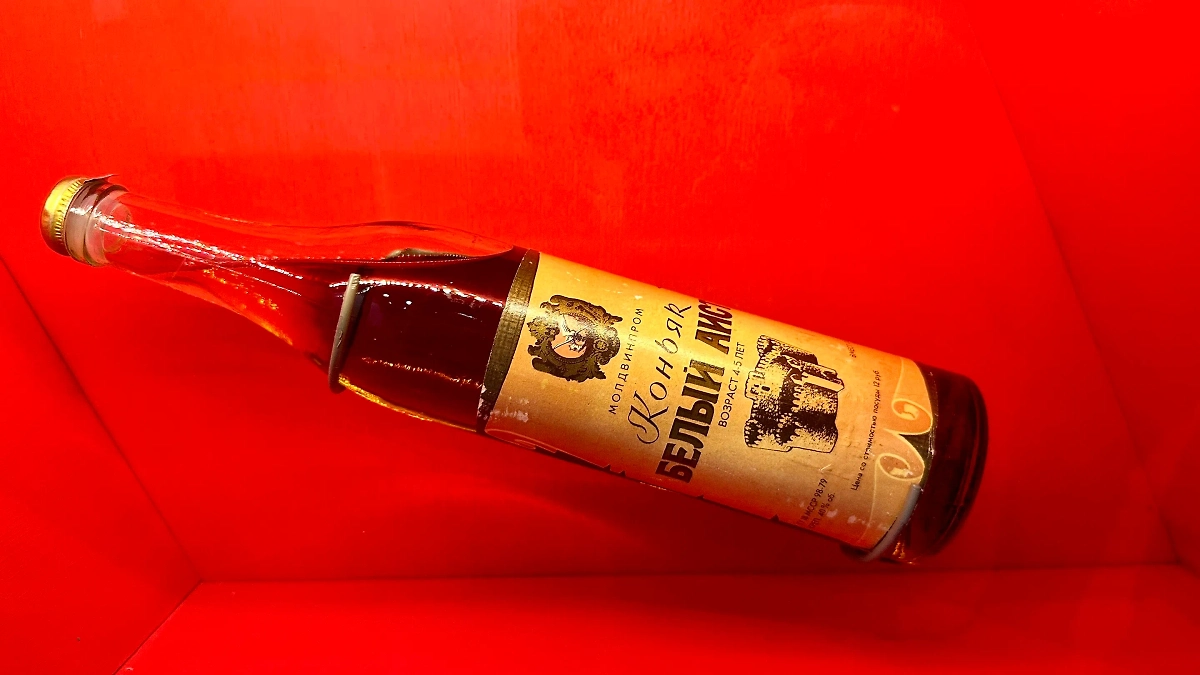 Коньяк «Белый аист» — молдавская классика. Фото © Wikipedia / Vyacheslav Bukharov