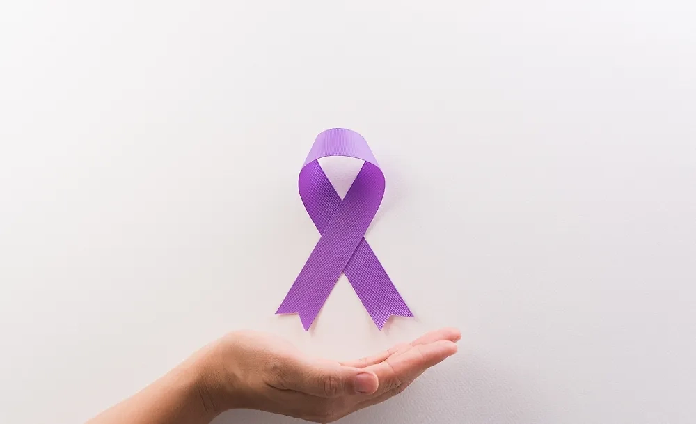 Всемирный день борьбы против рака отмечается 4 февраля. Обложка © Shutterstock / FOTODOM / siam.pukkato