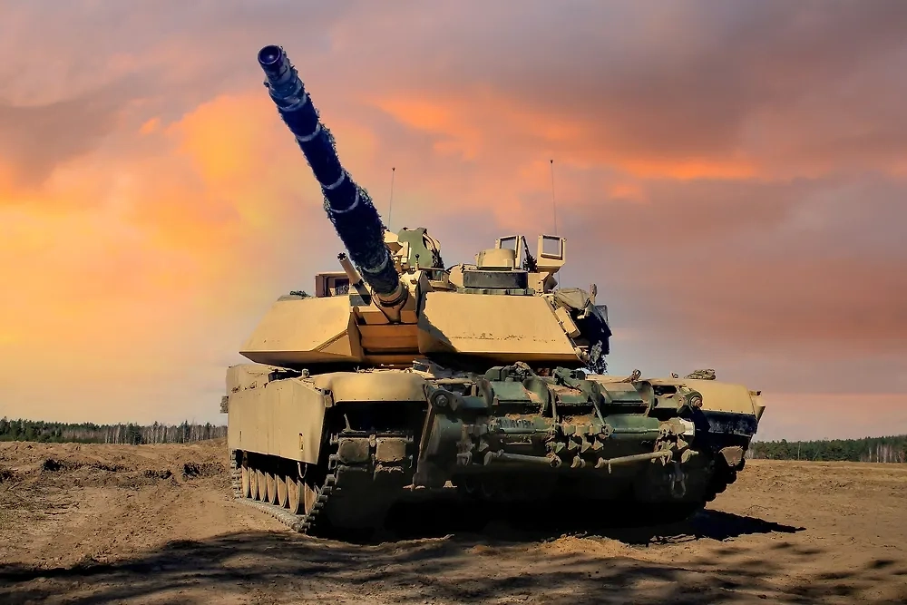 Трофейный американский танк Abrams. Обложка © Shutterstock / FOTODOM / ArChe1993