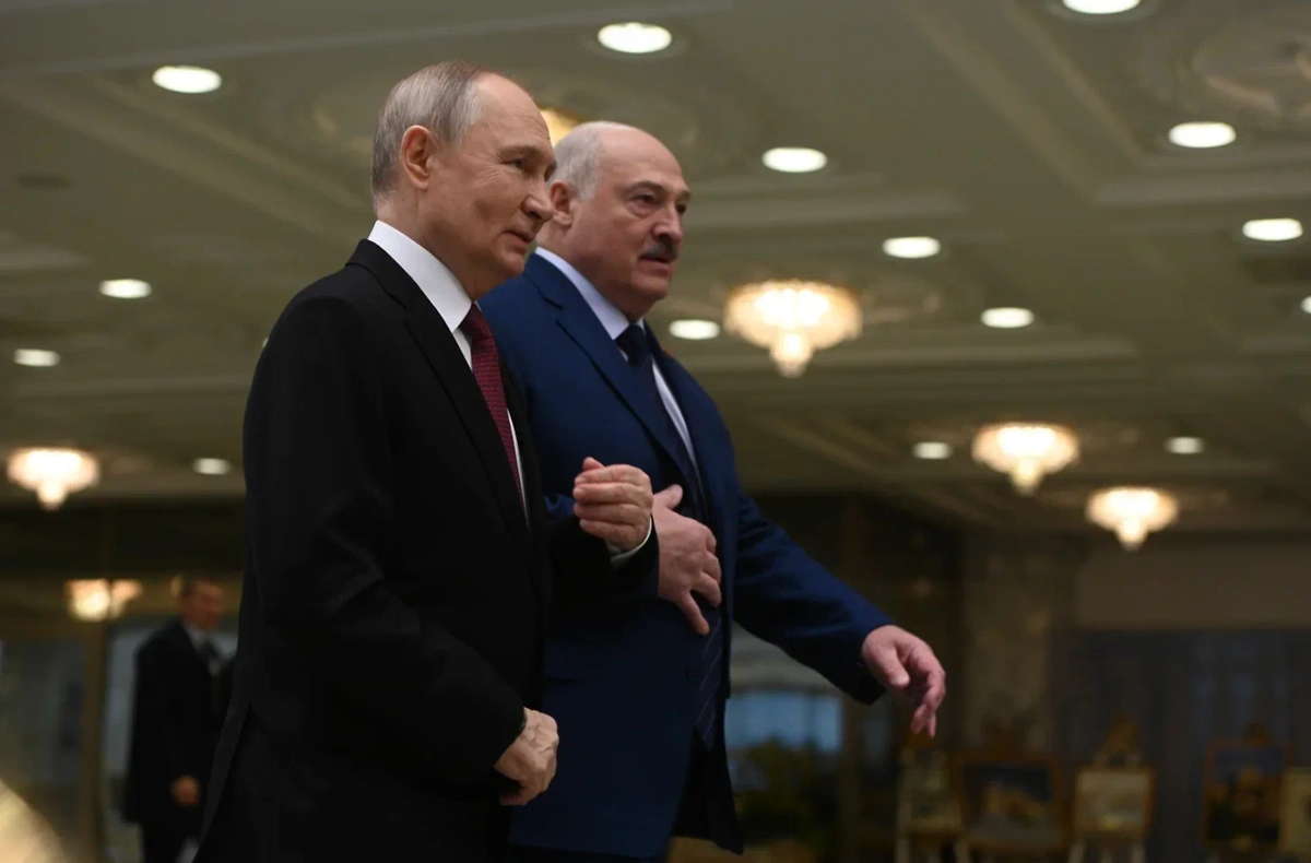 Владимир Путин и Александр Лукашенко. Обложка © Life.ru