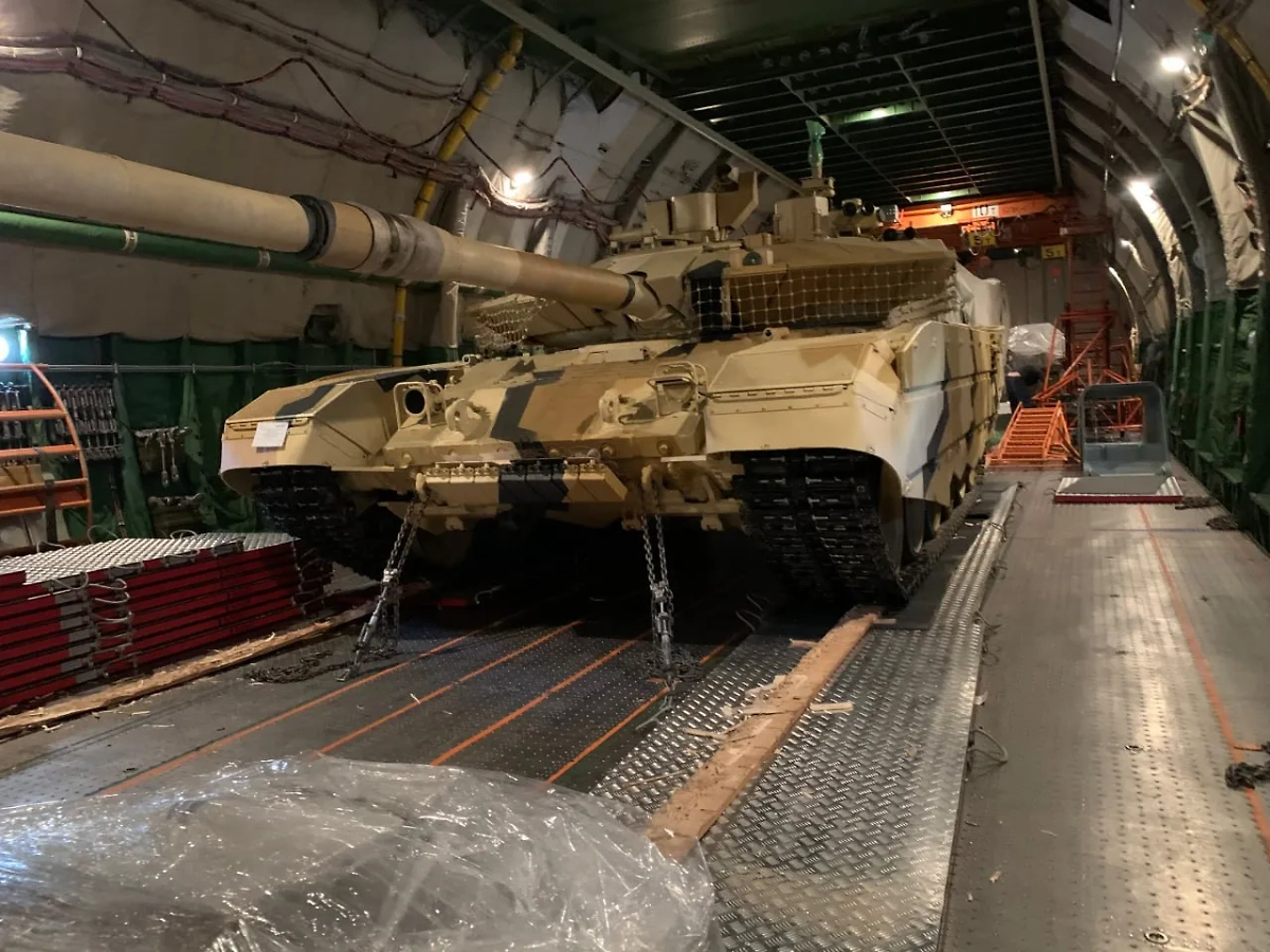 В Абу-Даби доставили танк Т-90МС «Уралвагонзавода». Обложка © Telegram / Рособоронэкспорт