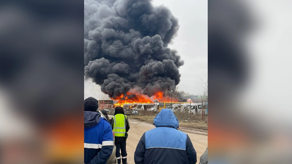 Пожар в подмосковных Люберцах. Обложка © Telegram / Москва с огоньком