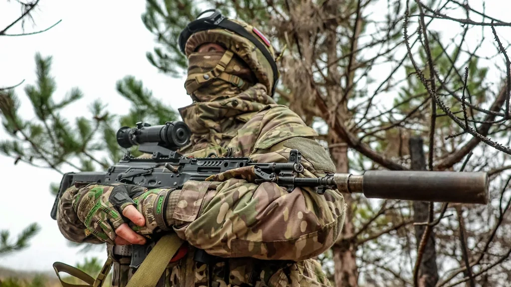 Российский военный в зоне СВО. Обложка © ТАСС / Алексей Коновалов