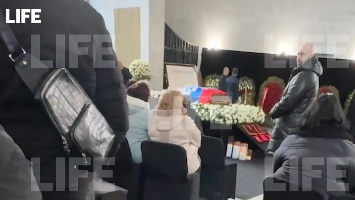 Церемония прощания с Арменом Саркисяном. Фото © Life.ru