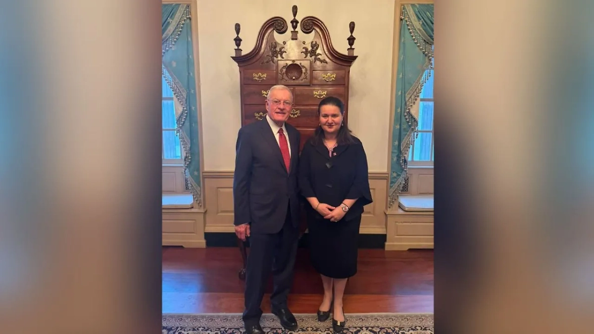 Спецпредставитель президента США по Украине и России Кит Келлог и украинский посол в Вашингтоне Оксана Макарова. Обложка © Facebook (соцсеть запрещена в РФ; принадлежит корпорации Meta, которая признана в РФ экстремистской) / Oksana Markarova