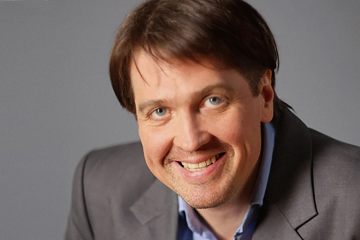 Актёр Денис Матросов. Фото © kino-teatr