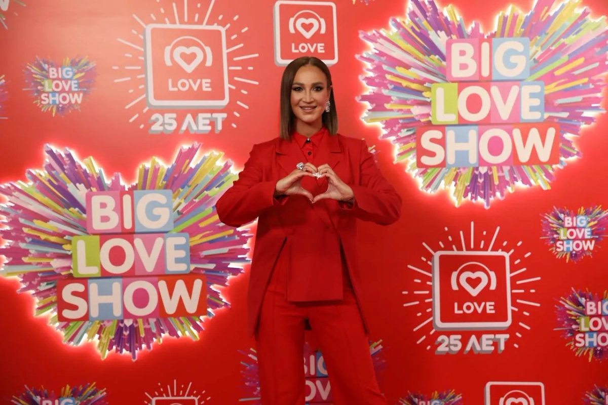 Ольга Бузова на Big Love Show 2025. Обложка © Life.ru