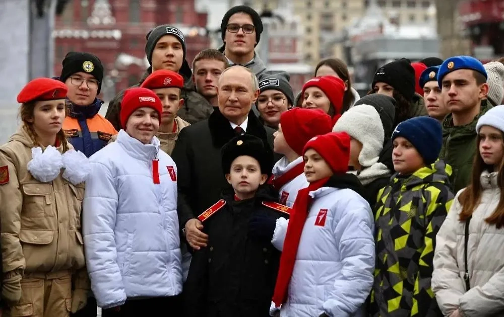 Глава государства Владимир Путин. Обложка © Life.ru