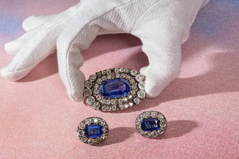 Сапфировые украшения Марии Павловны из комплекта проданы на аукционе в 2021 году. Фото © Gettyimages / Robert Hradil