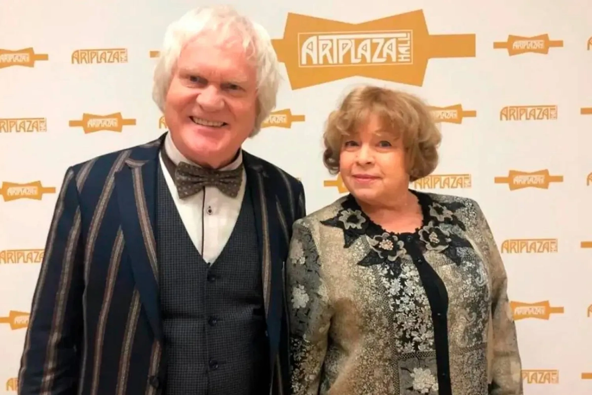 Юрий и Елена Куклачёвы. Обложка © Instagram (признан экстремистской организацией и запрещён на территории Российской Федерации) / kuklachevcats