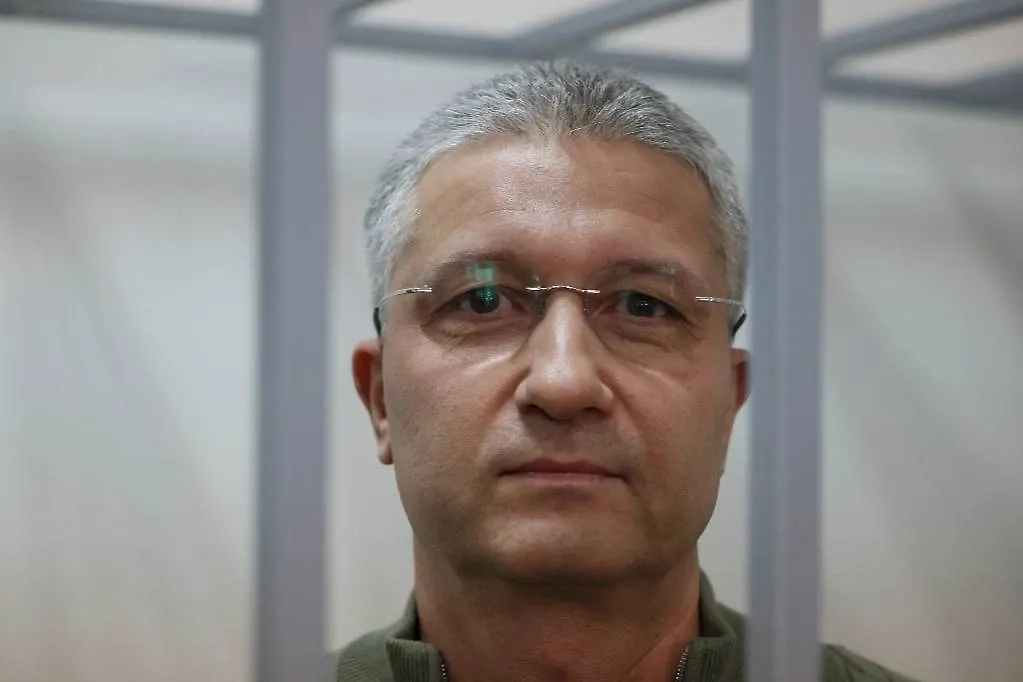 Тимур Иванов находится под стражей. Обложка © ТАСС / EPA / MAXIM SHIPENKOV