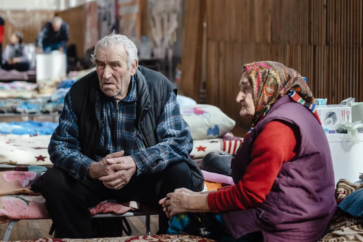 Спасённые жители Суджи. Обложка © Telegram / Александр Хинштейн