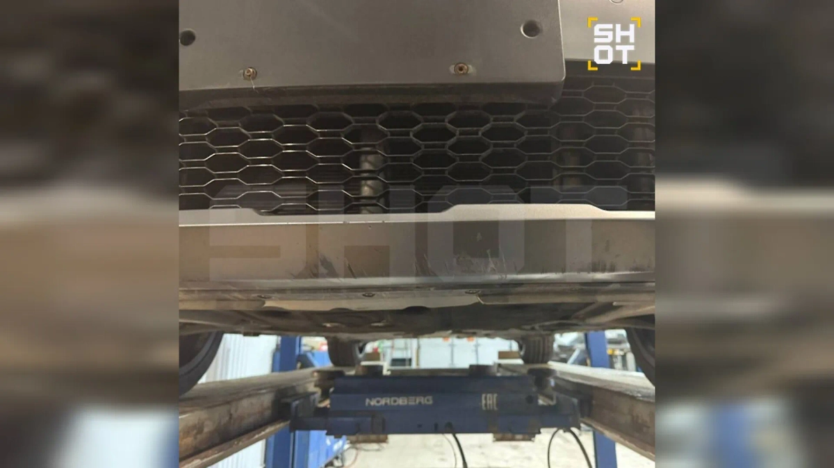 Повреждения автомобиля, который получил Евгений. Обложка © SHOT