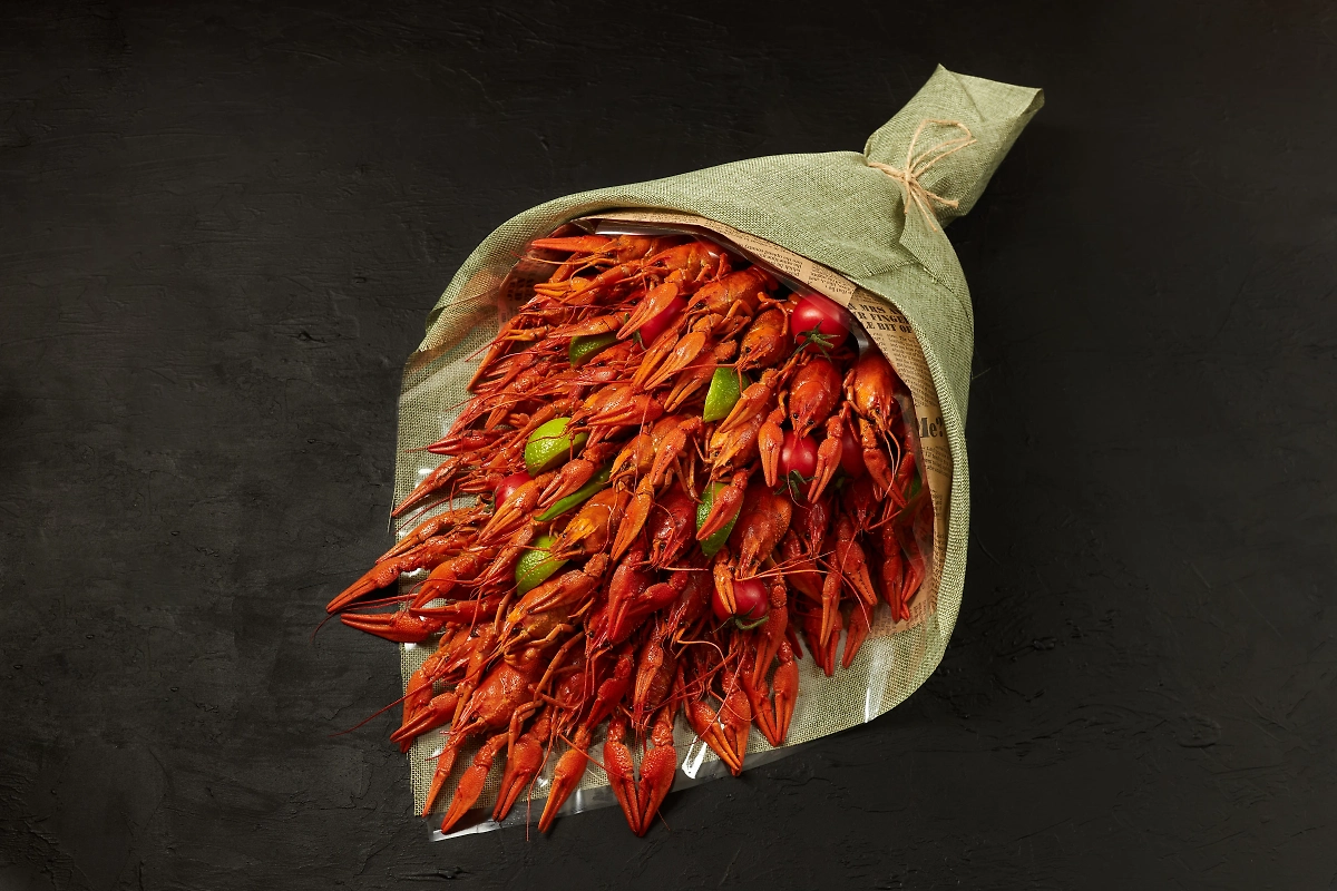 Букет из раков. Обложка © Shutterstock / FOTODOM / ovbelov