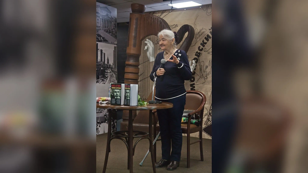 Мать украинского журналиста Олеся Бузины Валентина Павловна Бузина. Обложка © Wikipedia.org / Dmitry Rozhkov 