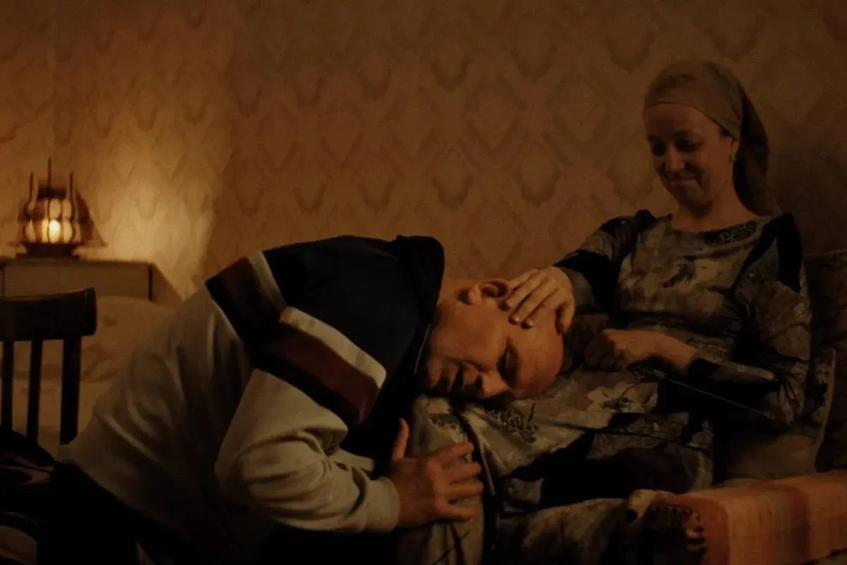 Группа следователей занимается преступлениями ангарского маньяка. Фото © Кадр из сериала «Тень Чикатило», режиссёры Сарик Андреасян, Давид Дадунашвили, сценарист Сергей Волков / Kinopoisk