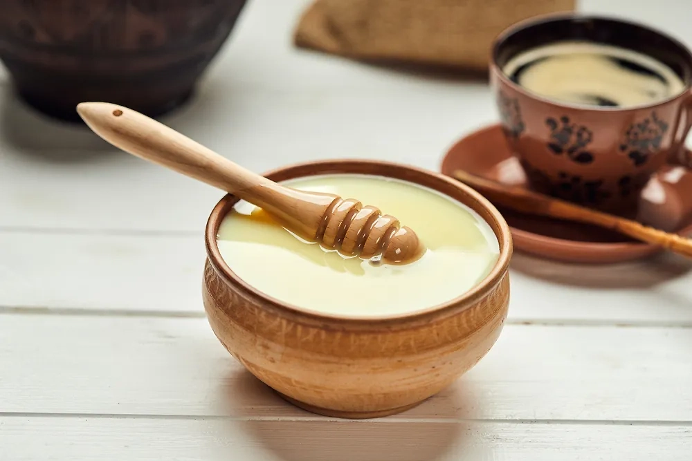 Домашняя сгущёнка: пошаговый рецепт из простых продуктов. Фото © Shutterstock / FOTODOM / BONDART PHOTOGRAPHY