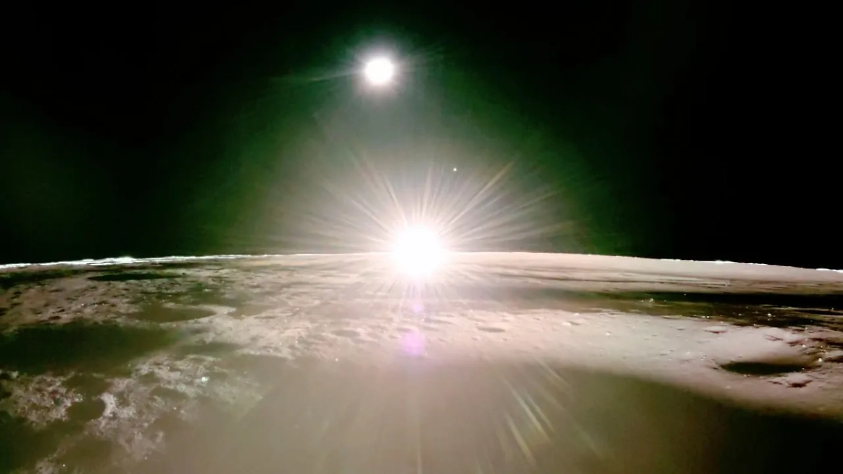 Кадр заката Солнца с Луны. Обложка © Firefly Aerospace