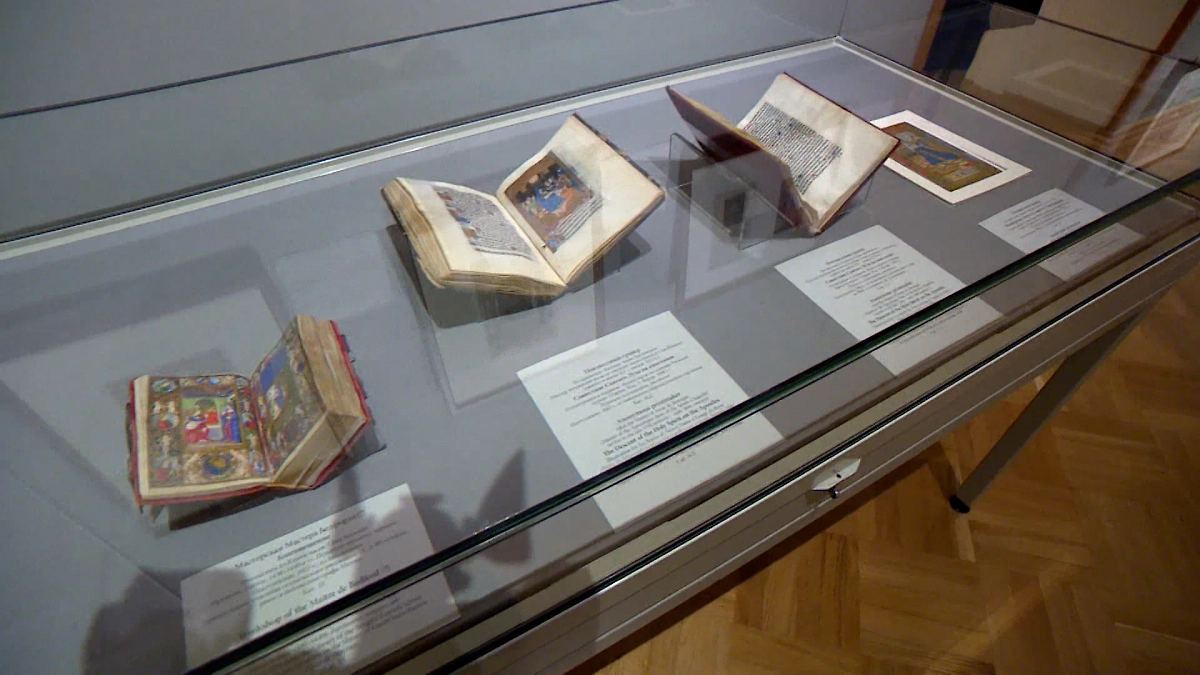 Ксилографии мастеров из Лиона. Фото © Телеканал «Санкт-Петербург»